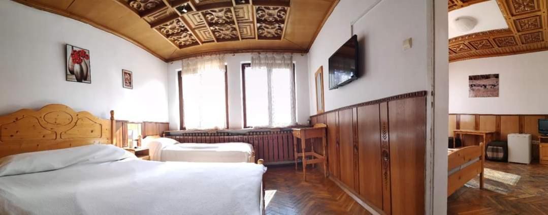 Hotel Чичо Томовата Колиба Trjawna Exterior foto